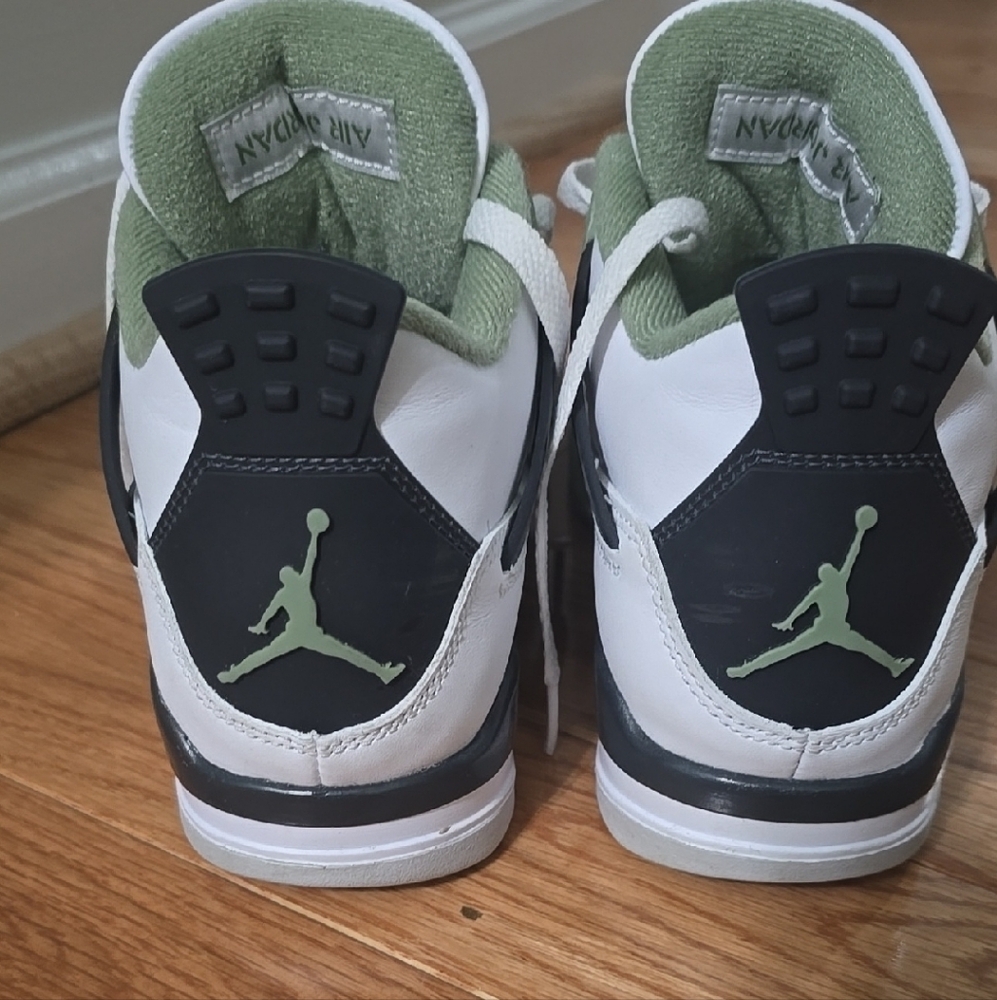 Retro Jordans - Picture 3 of 5